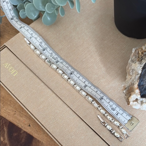 Vintage Avon Moonstone Style Tennis Bracelet June Birthstone Silver Tone NIB B32 - Picture 11 of 14